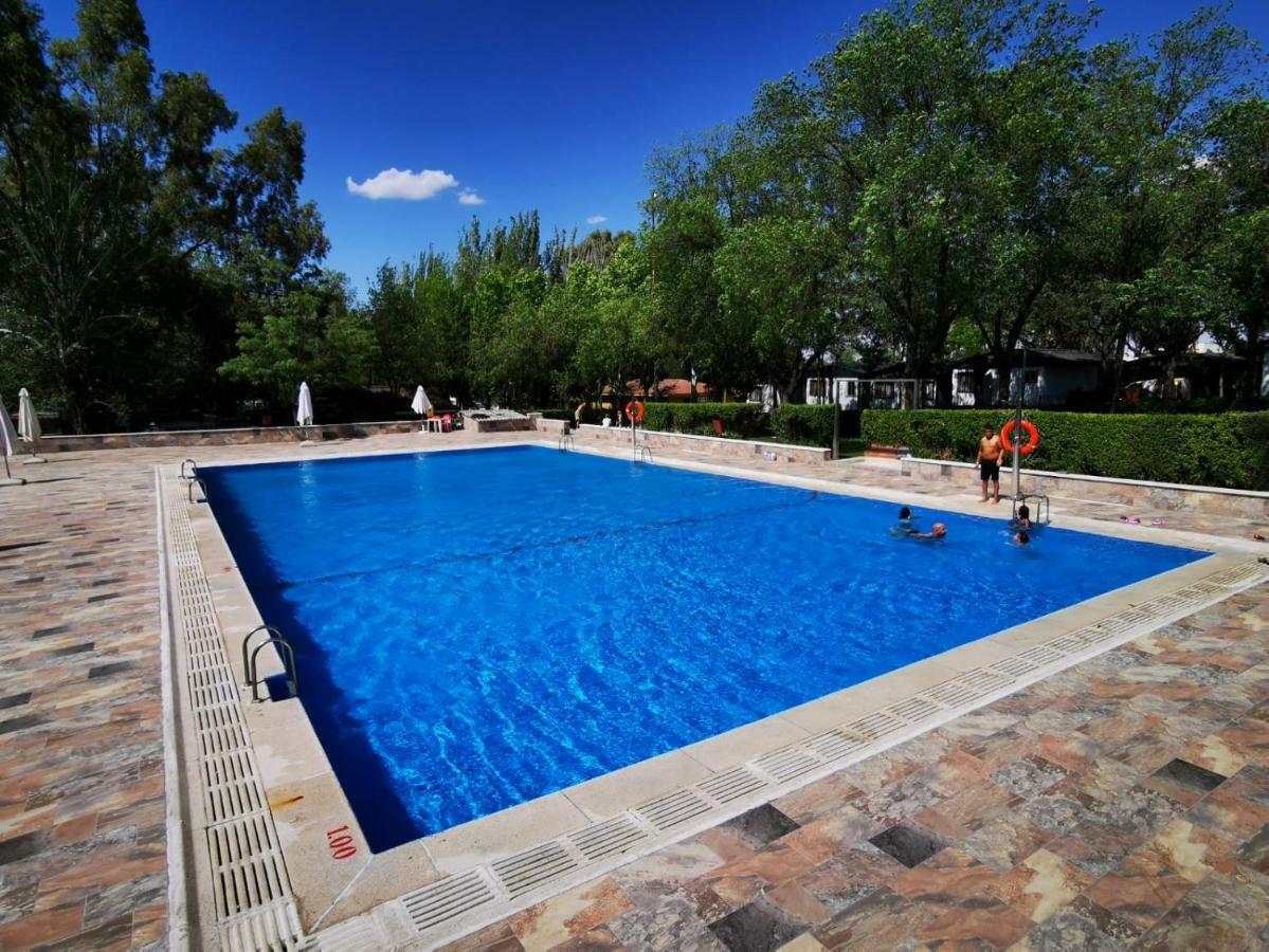 Bungalows Alpha Getafe Exteriör bild